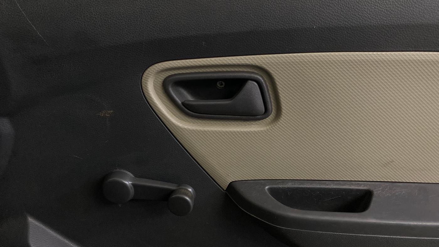 2019 Maruti Alto K10 LXI CNG, CNG, Manual, 40,332 km, Driver Side Door Panels Control