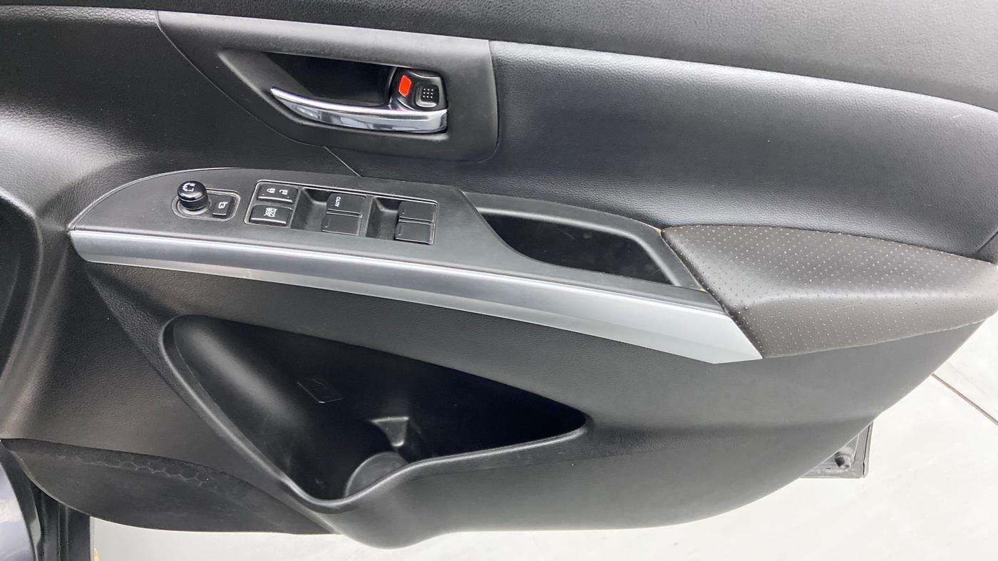 2020 Maruti S Cross ALPHA AT SMART HYBRID, Petrol, Automatic, 42,632 km, Driver Side Door Panels Control