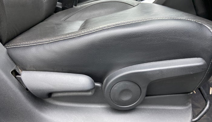 2020 Maruti S Cross ALPHA AT SMART HYBRID, Petrol, Automatic, 42,632 km, Driver Side Adjustment Panel