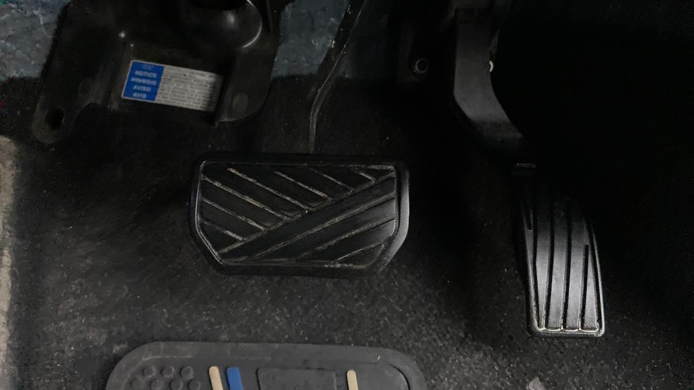 2020 Maruti S Cross ALPHA AT SMART HYBRID, Petrol, Automatic, 42,632 km, Pedals