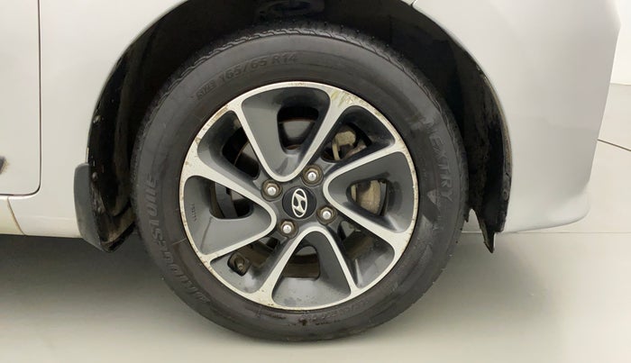 2017 Hyundai Grand i10 SPORTZ (O) AT 1.2 KAPPA VTVT, Petrol, Automatic, 38,444 km, Right Front Wheel