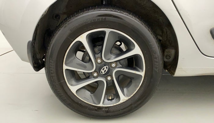 2017 Hyundai Grand i10 SPORTZ (O) AT 1.2 KAPPA VTVT, Petrol, Automatic, 38,444 km, Right Rear Wheel