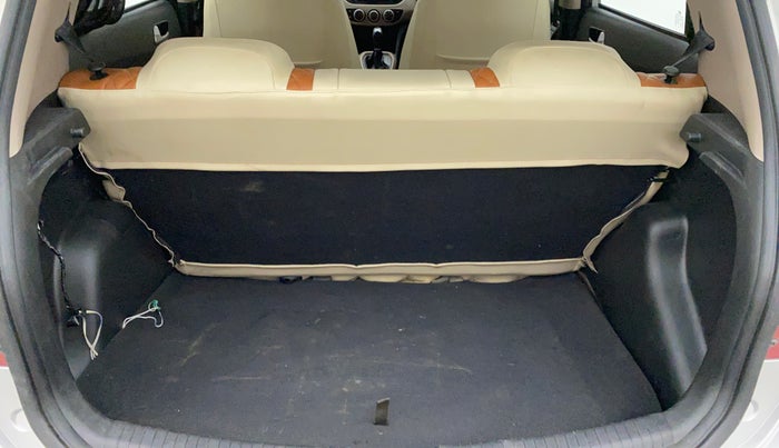 2017 Hyundai Grand i10 SPORTZ (O) AT 1.2 KAPPA VTVT, Petrol, Automatic, 38,444 km, Dicky (Boot door) - Parcel tray missing