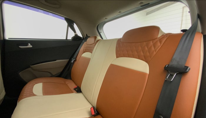 2017 Hyundai Grand i10 SPORTZ (O) AT 1.2 KAPPA VTVT, Petrol, Automatic, 38,444 km, Right Side Rear Door Cabin