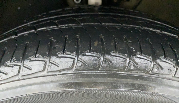 2013 Volkswagen Polo COMFORTLINE 1.2L PETROL, Petrol, Manual, 55,997 km, Left Front Tyre Tread