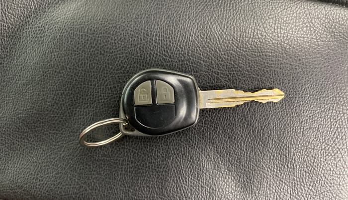 2017 Maruti Swift LXI (O), Petrol, Manual, 56,586 km, Key Close Up