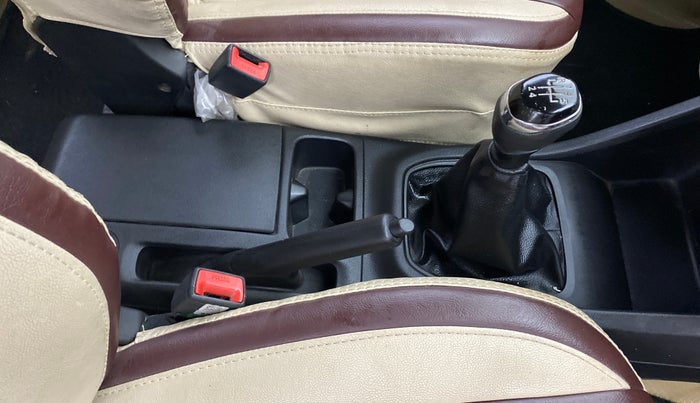 2023 Renault TRIBER RXT, Petrol, Manual, 25,828 km, Gear Lever