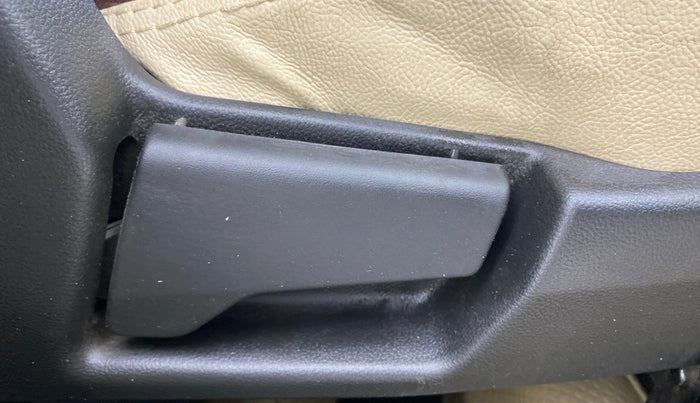 2023 Renault TRIBER RXT, Petrol, Manual, 25,828 km, Driver Side Adjustment Panel