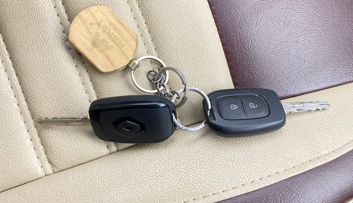 2023 Renault TRIBER RXT, Petrol, Manual, 25,828 km, Key Close Up