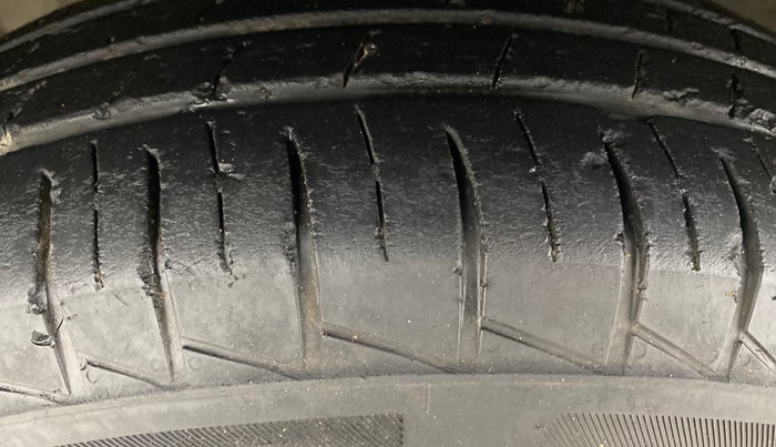 2023 Renault TRIBER RXT, Petrol, Manual, 25,828 km, Left Front Tyre Tread