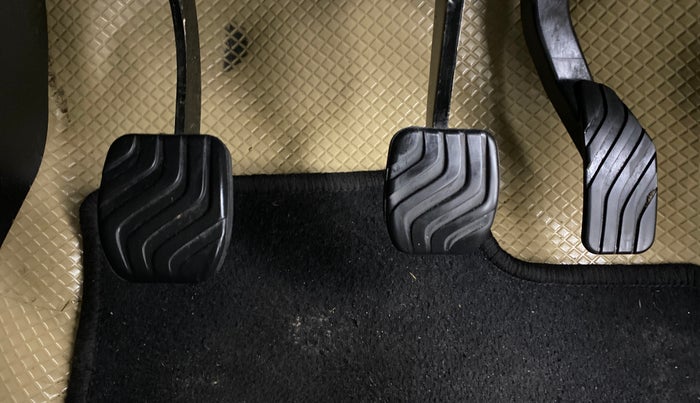 2023 Renault TRIBER RXT, Petrol, Manual, 25,828 km, Pedals