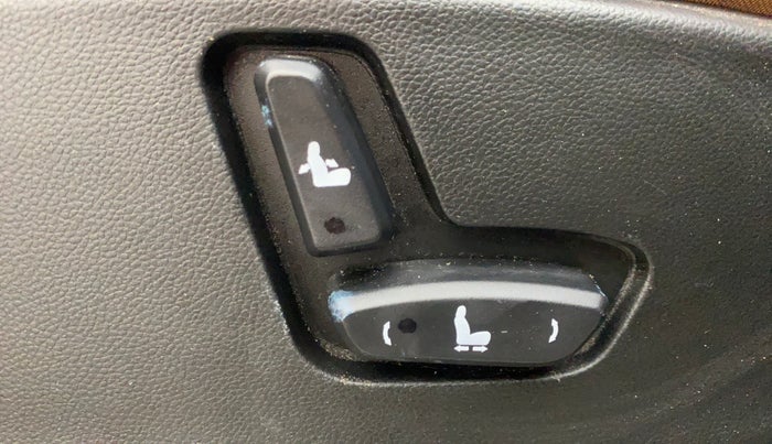 2020 MG HECTOR PLUS SHARP 1.5 PETROL TURBO DCT 6-STR, Petrol, Automatic, 73,825 km, Driver Side Adjustment Panel
