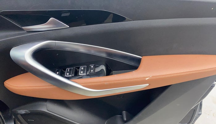 2020 MG HECTOR PLUS SHARP 1.5 PETROL TURBO DCT 6-STR, Petrol, Automatic, 73,825 km, Driver Side Door Panels Control