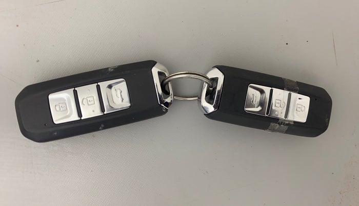 2020 MG HECTOR PLUS SHARP 1.5 PETROL TURBO DCT 6-STR, Petrol, Automatic, 73,825 km, Key Close Up
