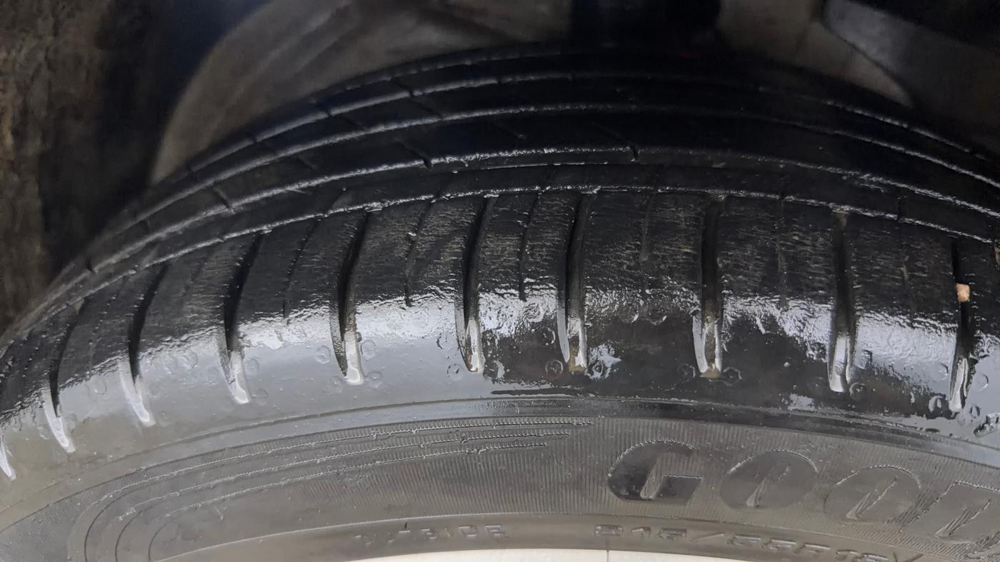 2021 MG HECTOR SHARP 1.5 DCT PETROL, Petrol, Automatic, 33,913 km, Right Front Tyre Tread