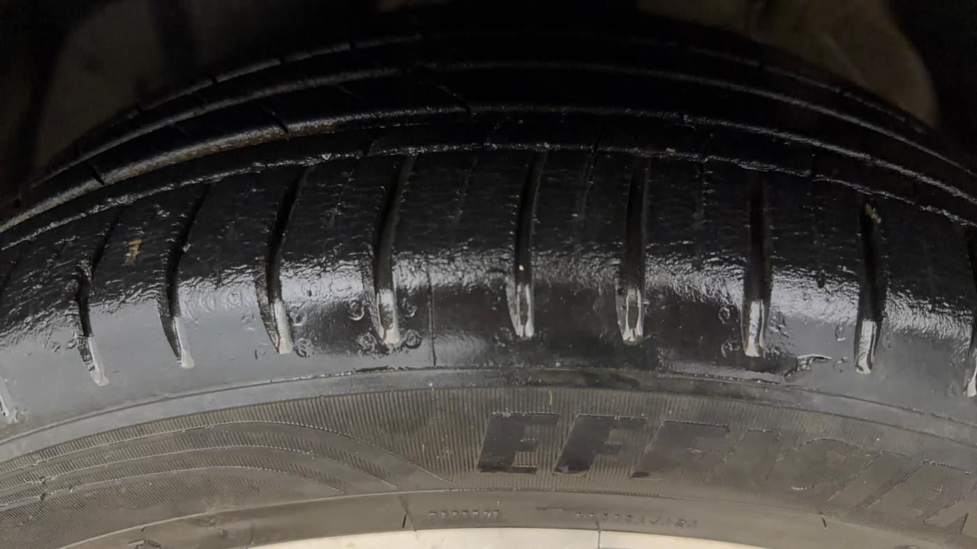 2021 MG HECTOR SHARP 1.5 DCT PETROL, Petrol, Automatic, 33,913 km, Left Front Tyre Tread