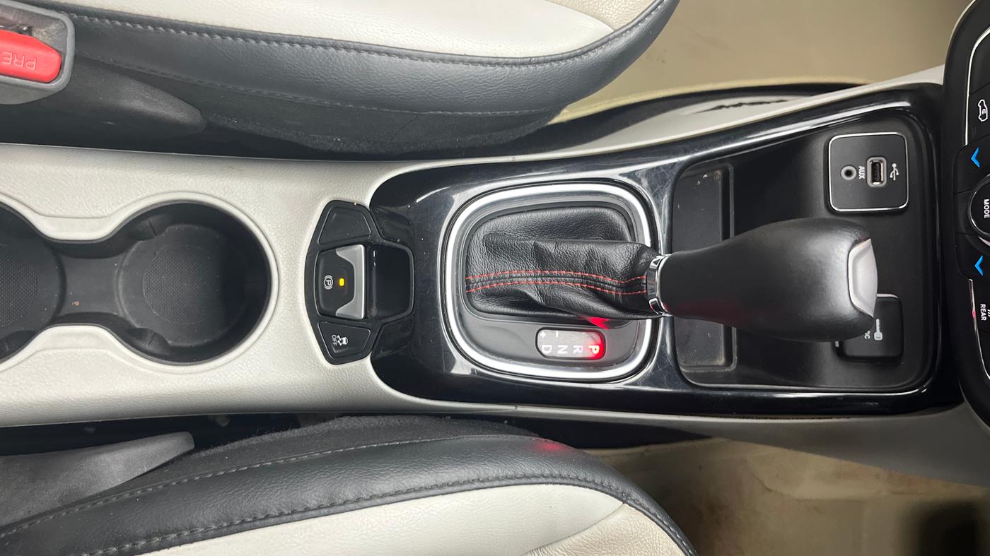 2018 Jeep Compass LIMITED 1.4 PETROL AT, Petrol, Automatic, 35,338 km, Gear Lever