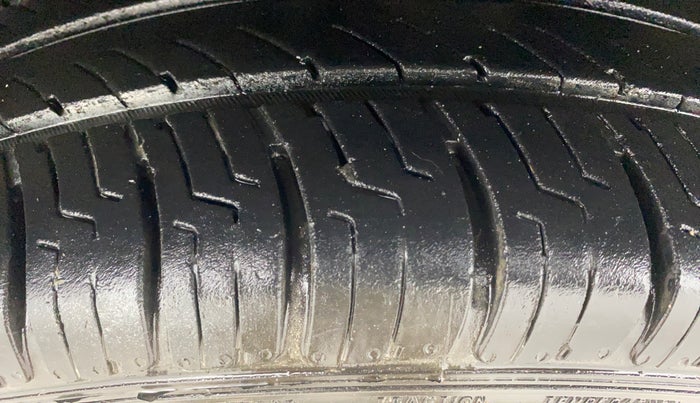 2018 Maruti Dzire ZXI, Petrol, Manual, 55,794 km, Left Front Tyre Tread