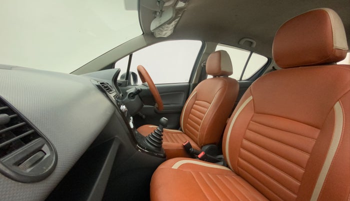 2013 Maruti Ritz LXI, Petrol, Manual, 75,005 km, Right Side Front Door Cabin