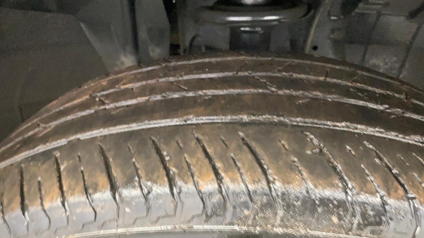 2023 Nissan MAGNITE XV MT, Petrol, Manual, 21,992 km, Right Front Tyre Tread