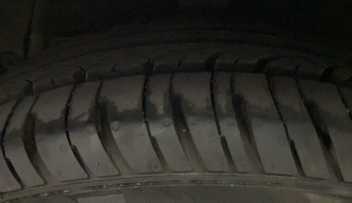 2014 Hyundai Xcent S 1.2, Petrol, Manual, 77,381 km, Right Rear Tyre Tread