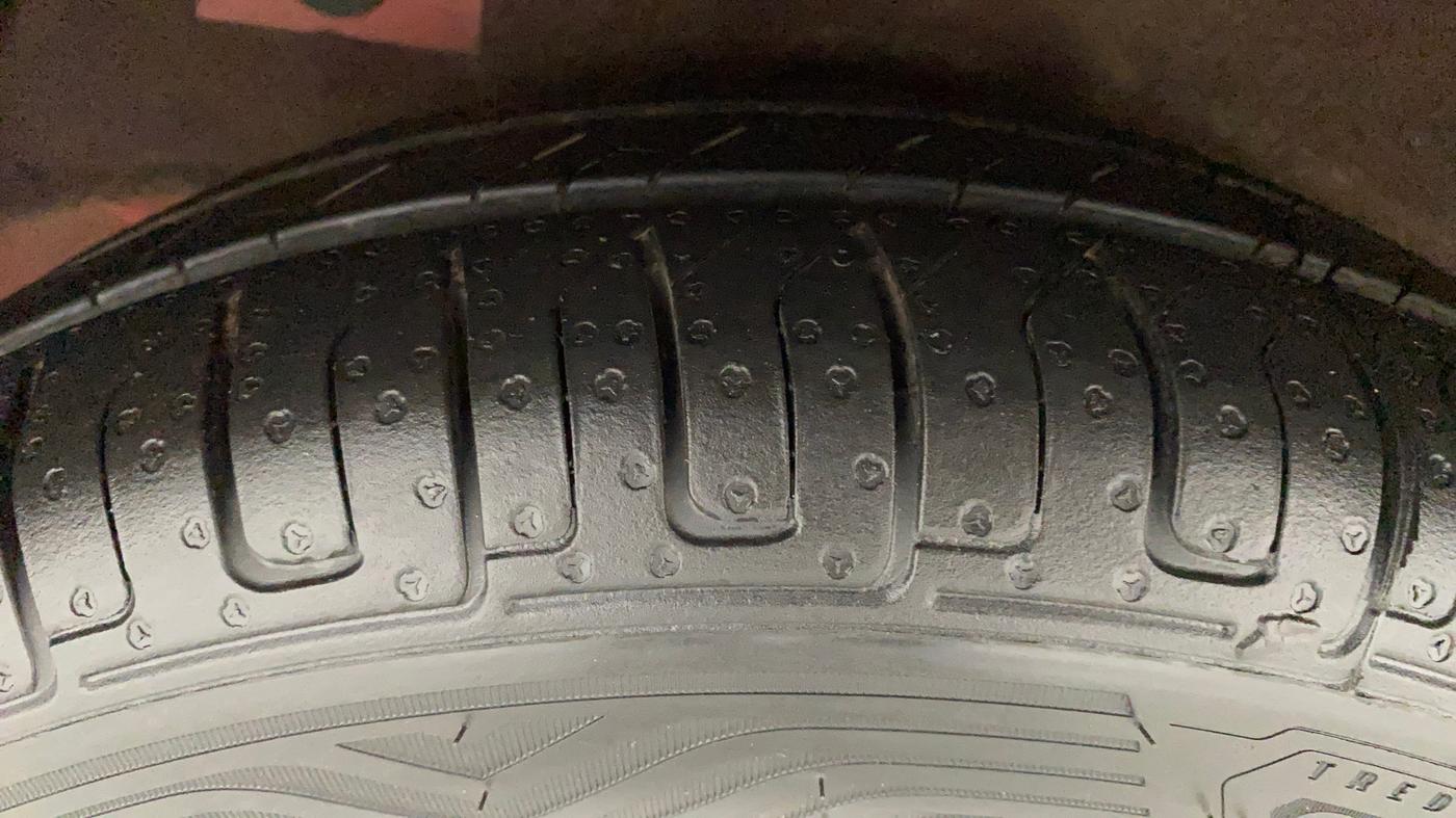 2011 Hyundai i10 MAGNA 1.2, Petrol, Manual, 1,30,587 km, Right Rear Tyre Tread