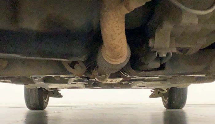 2014 Skoda Rapid AMBITION 1.6 MPI MT PLUS, Petrol, Manual, 94,423 km, Front Underbody