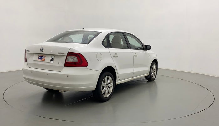 2014 Skoda Rapid AMBITION 1.6 MPI MT PLUS, Petrol, Manual, 94,423 km, Right Back Diagonal
