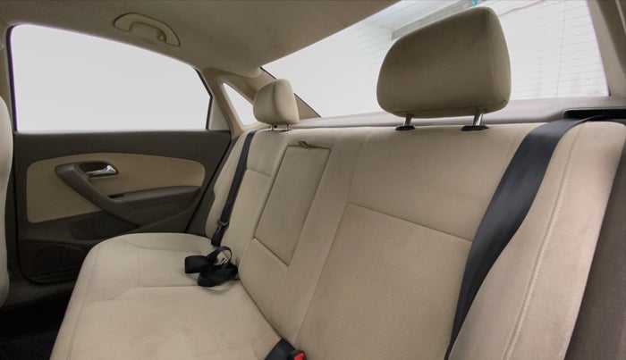 2014 Skoda Rapid AMBITION 1.6 MPI MT PLUS, Petrol, Manual, 94,423 km, Right Side Rear Door Cabin