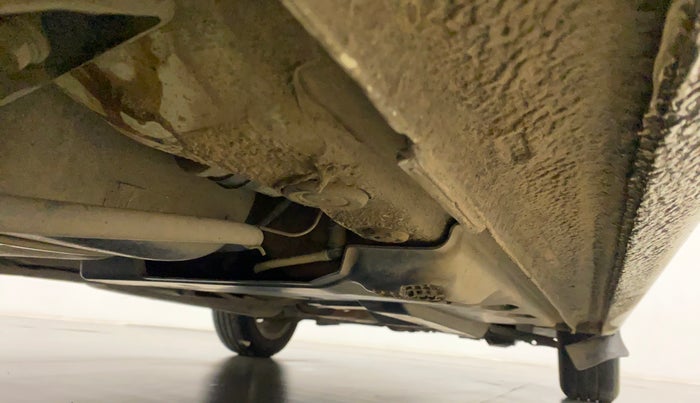 2014 Skoda Rapid AMBITION 1.6 MPI MT PLUS, Petrol, Manual, 94,423 km, Right Side Underbody