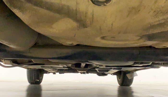 2014 Skoda Rapid AMBITION 1.6 MPI MT PLUS, Petrol, Manual, 94,423 km, Rear Underbody