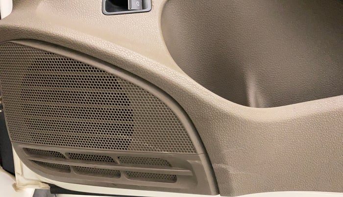 2014 Skoda Rapid AMBITION 1.6 MPI MT PLUS, Petrol, Manual, 94,423 km, Speaker