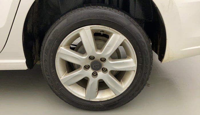 2014 Skoda Rapid AMBITION 1.6 MPI MT PLUS, Petrol, Manual, 94,423 km, Left Rear Wheel