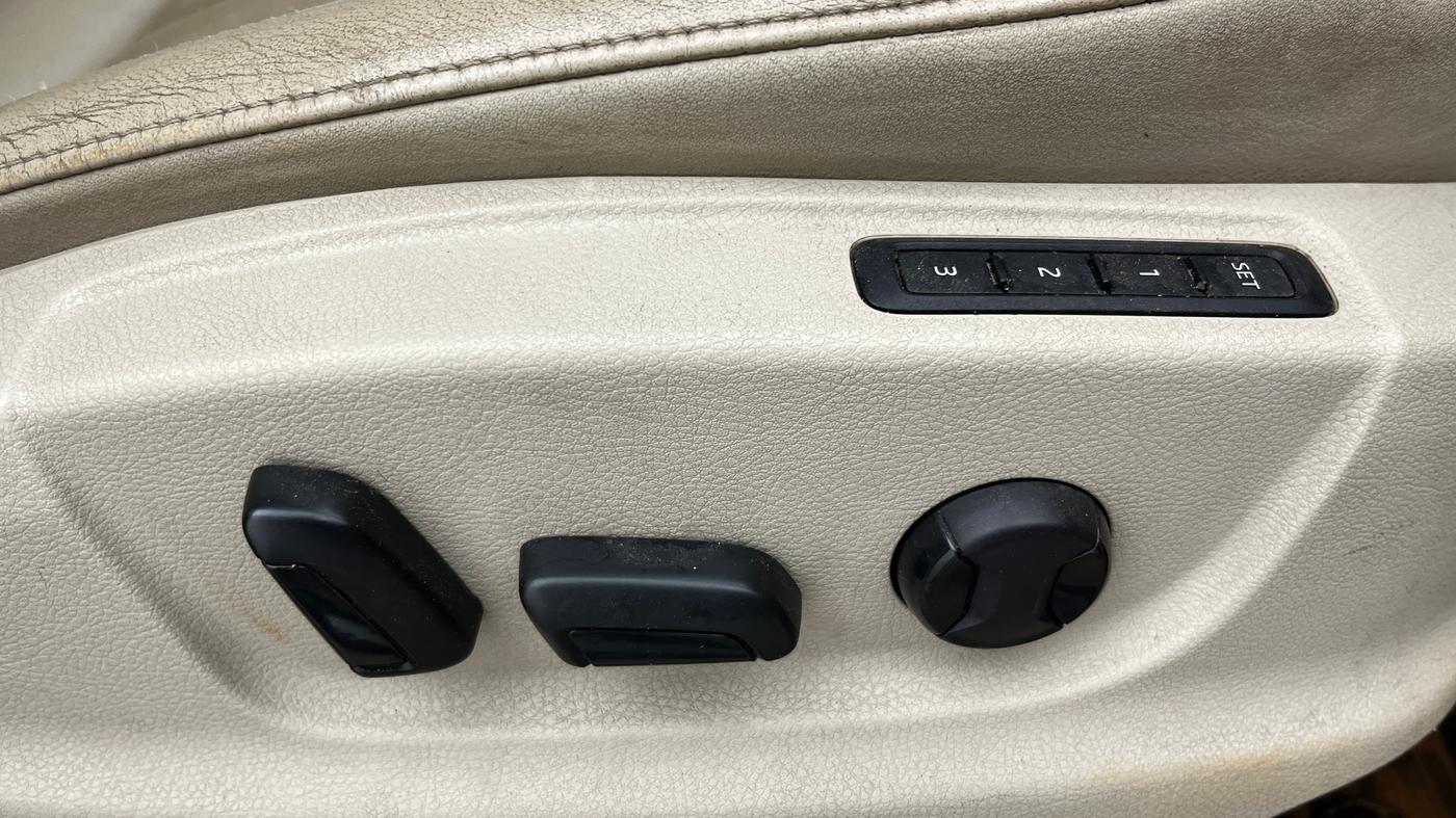 2018 Skoda Octavia L&K 1.8 TSI AT, Petrol, Automatic, 90,191 km, Driver Side Adjustment Panel