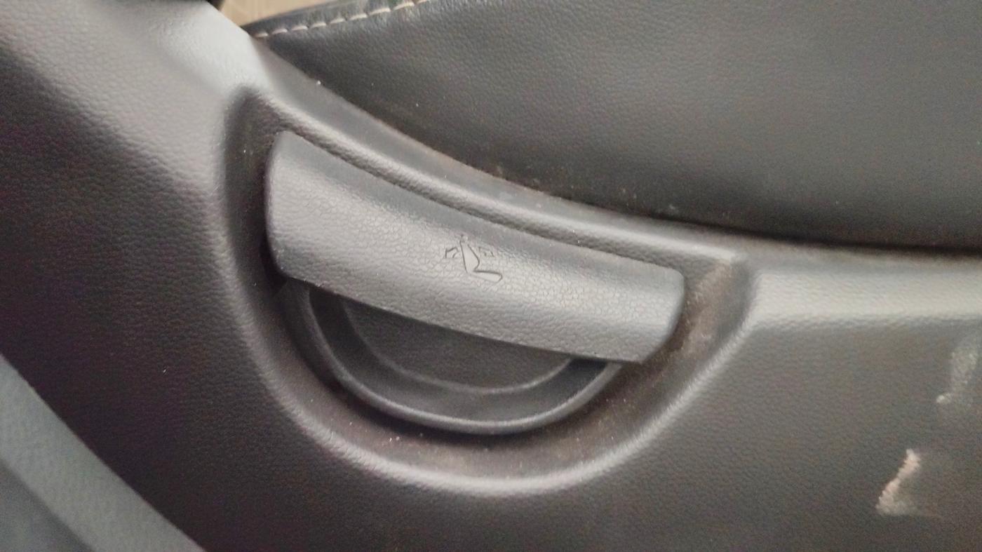 2019 Hyundai Grand i10 SPORTZ AT 1.2 KAPPA VTVT, Petrol, Automatic, 18,810 km, Driver Side Adjustment Panel