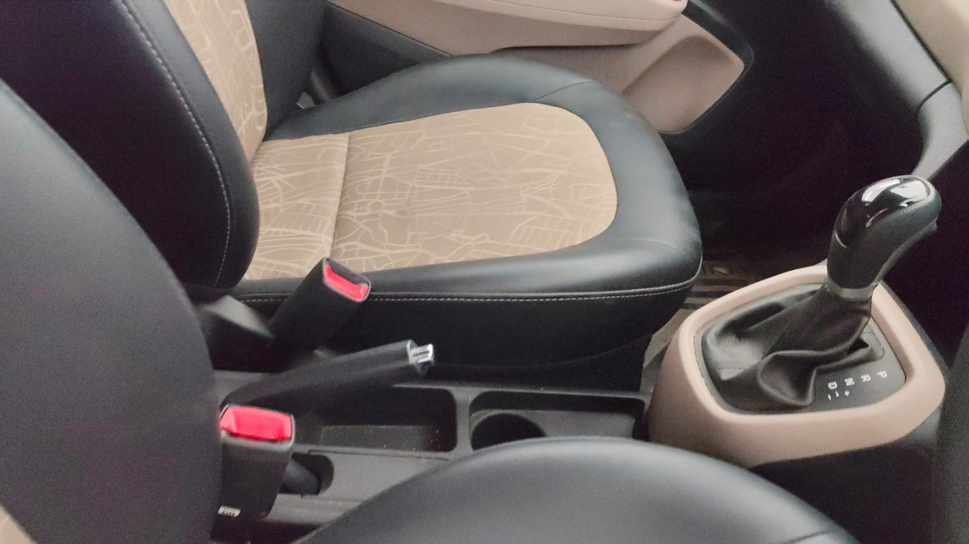 2019 Hyundai Grand i10 SPORTZ AT 1.2 KAPPA VTVT, Petrol, Automatic, 18,810 km, Gear Lever