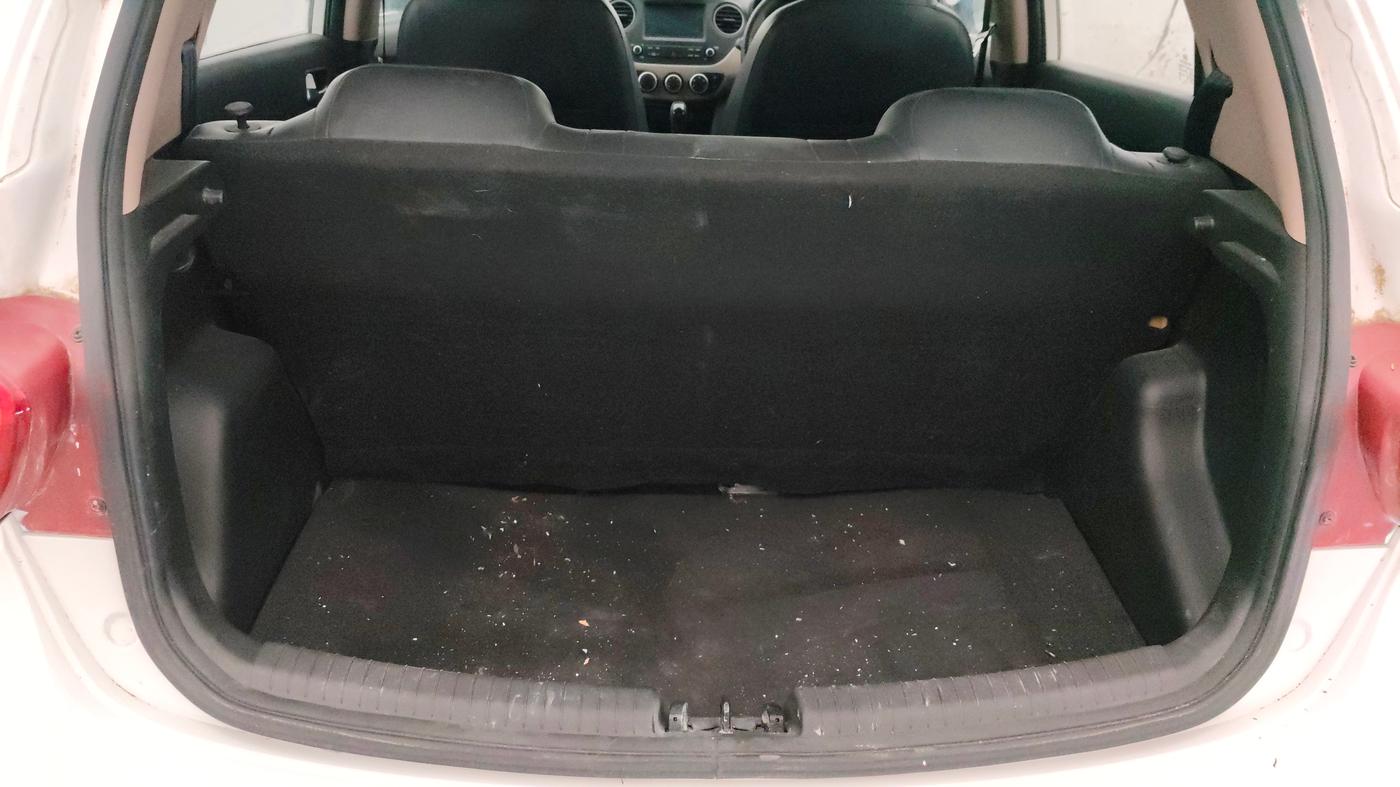 2019 Hyundai Grand i10 SPORTZ AT 1.2 KAPPA VTVT, Petrol, Automatic, 18,810 km, Boot Inside