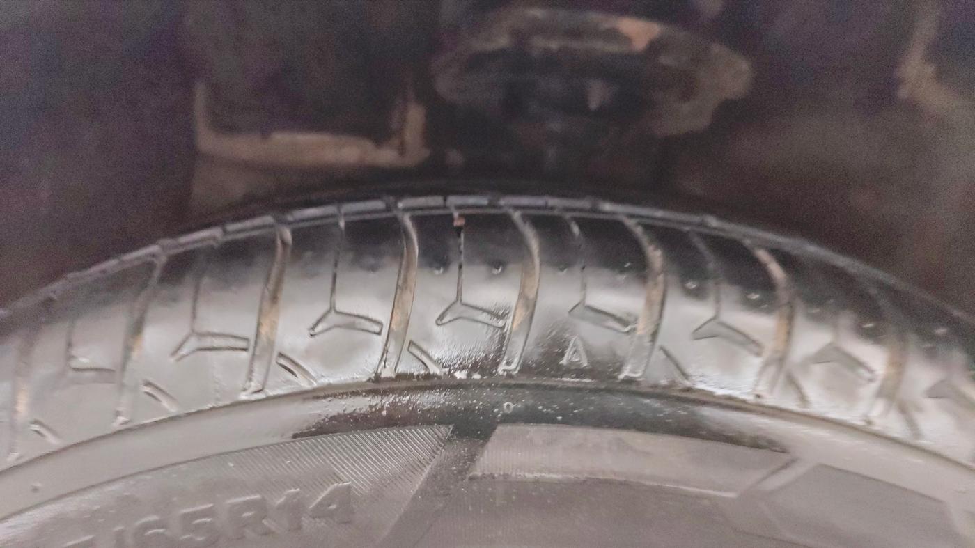 2019 Hyundai Grand i10 SPORTZ AT 1.2 KAPPA VTVT, Petrol, Automatic, 18,810 km, Left Front Tyre Tread