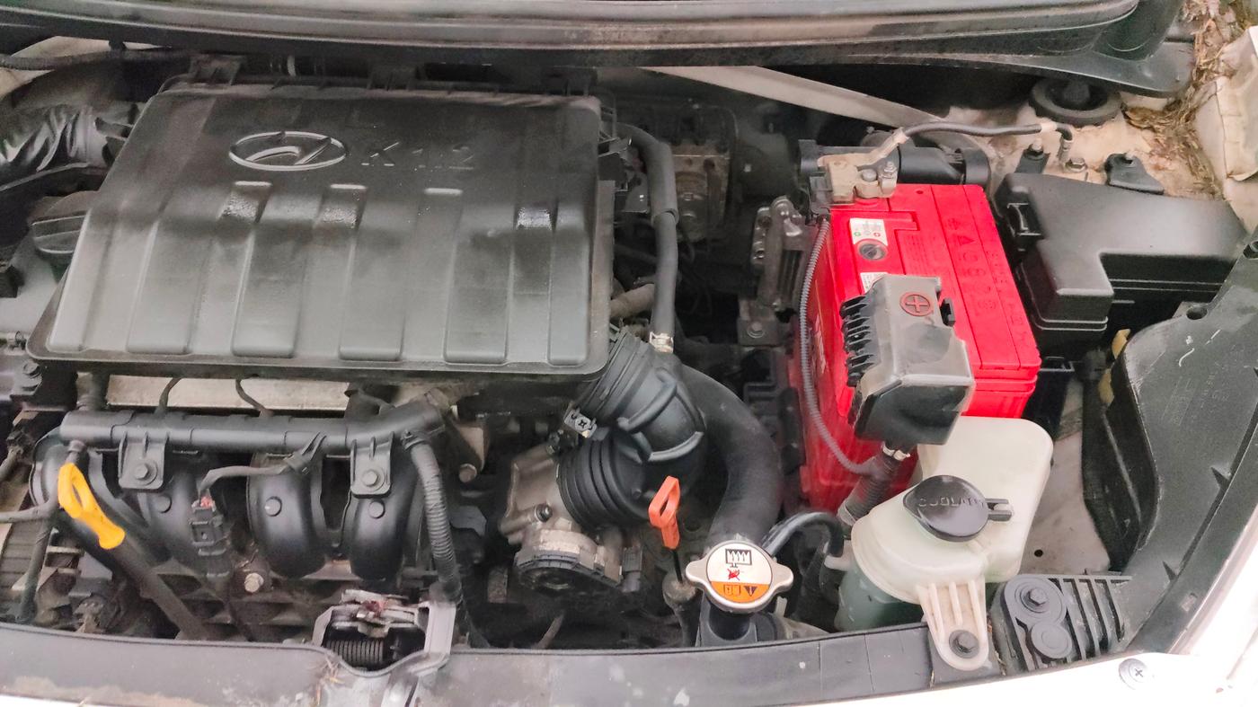 2019 Hyundai Grand i10 SPORTZ AT 1.2 KAPPA VTVT, Petrol, Automatic, 18,810 km, Engine View - Left