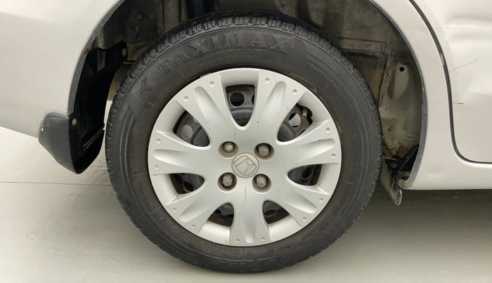 2013 Honda Amaze 1.2L I-VTEC S, Petrol, Manual, 1,00,167 km, Right Rear Wheel