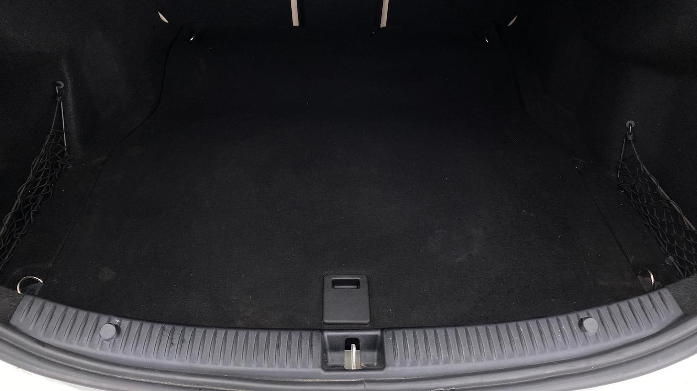2015 Mercedes Benz C Class C 200 AVANTGARDE, Petrol, Automatic, 42,808 km, Boot Inside
