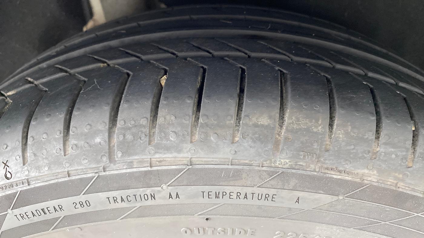 2015 Mercedes Benz C Class C 200 AVANTGARDE, Petrol, Automatic, 42,808 km, Right Rear Tyre Tread