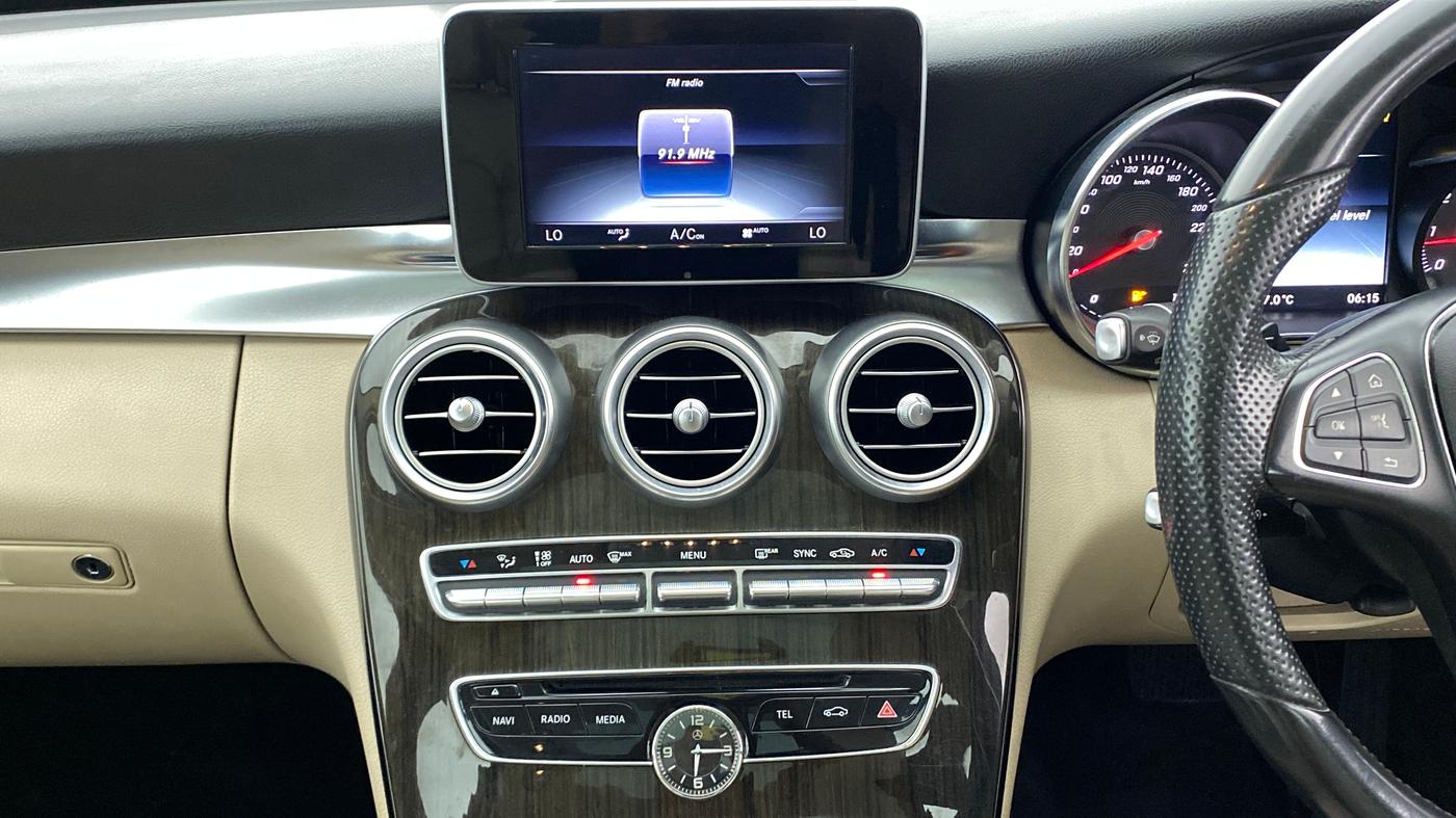 2015 Mercedes Benz C Class C 200 AVANTGARDE, Petrol, Automatic, 42,808 km, Air Conditioner