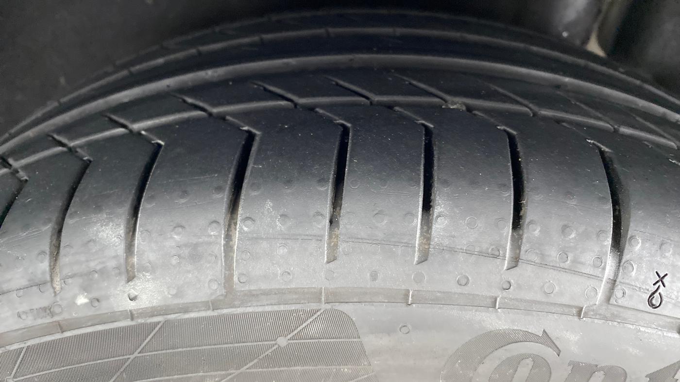2015 Mercedes Benz C Class C 200 AVANTGARDE, Petrol, Automatic, 42,808 km, Left Rear Tyre Tread
