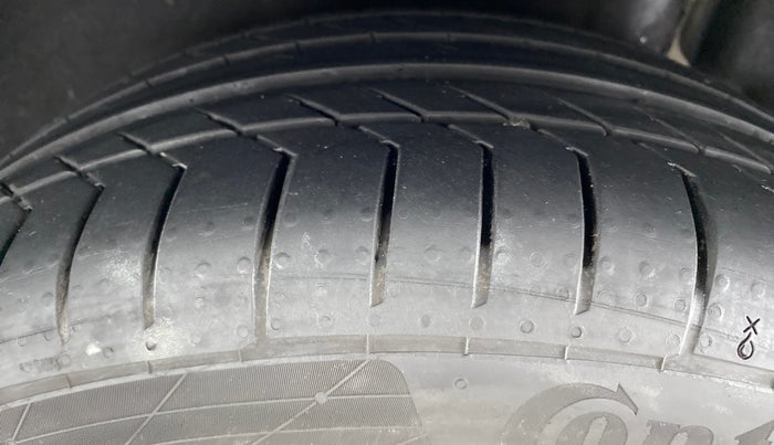 2015 Mercedes Benz C Class C 200 AVANTGARDE, Petrol, Automatic, 42,808 km, Left Rear Tyre Tread