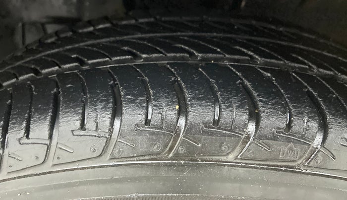 2019 Maruti New Wagon-R VXI 1.0, Petrol, Manual, 22,804 km, Left Front Tyre Tread