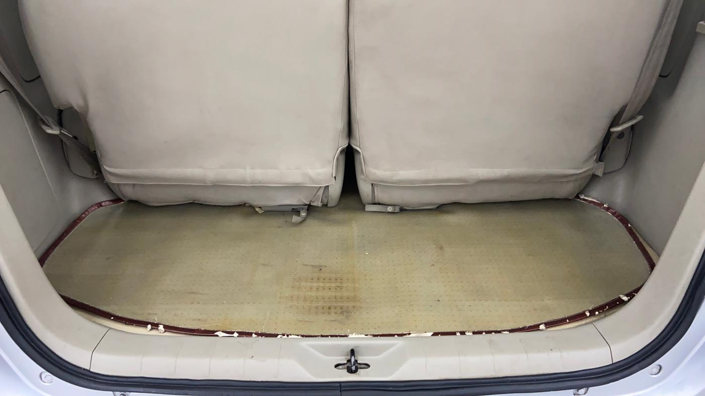 2011 Toyota Innova 2.5 V 8 STR, Diesel, Manual, 1,22,442 km, Boot Inside View
