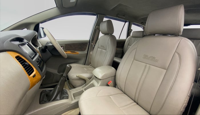 2011 Toyota Innova 2.5 V 8 STR, Diesel, Manual, 1,22,442 km, Right Side Front Door Cabin View