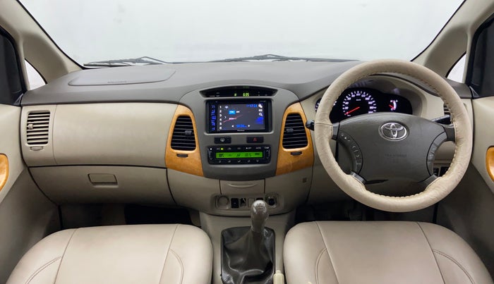 2011 Toyota Innova 2.5 V 8 STR, Diesel, Manual, 1,22,442 km, Dashboard View
