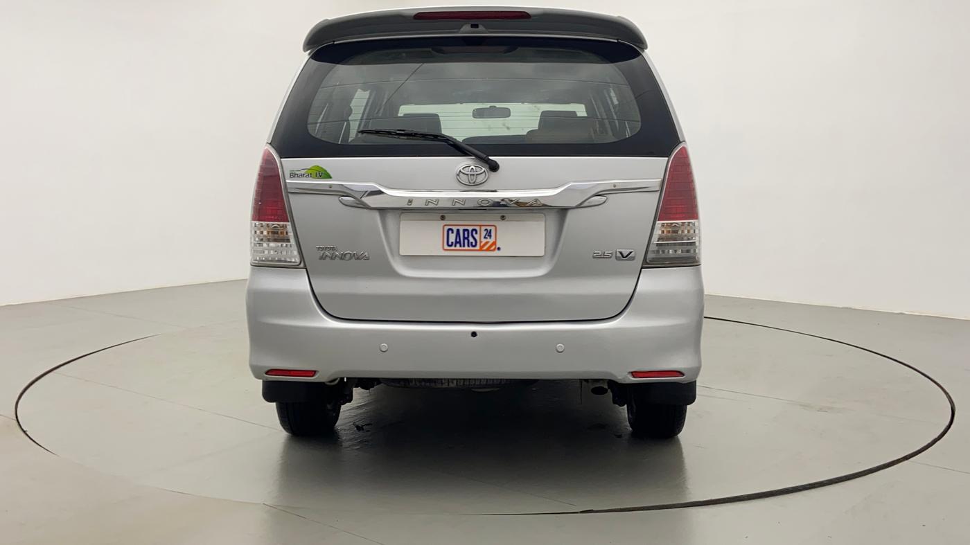2011 Toyota Innova 2.5 V 8 STR, Diesel, Manual, 1,22,442 km, Back/Rear View